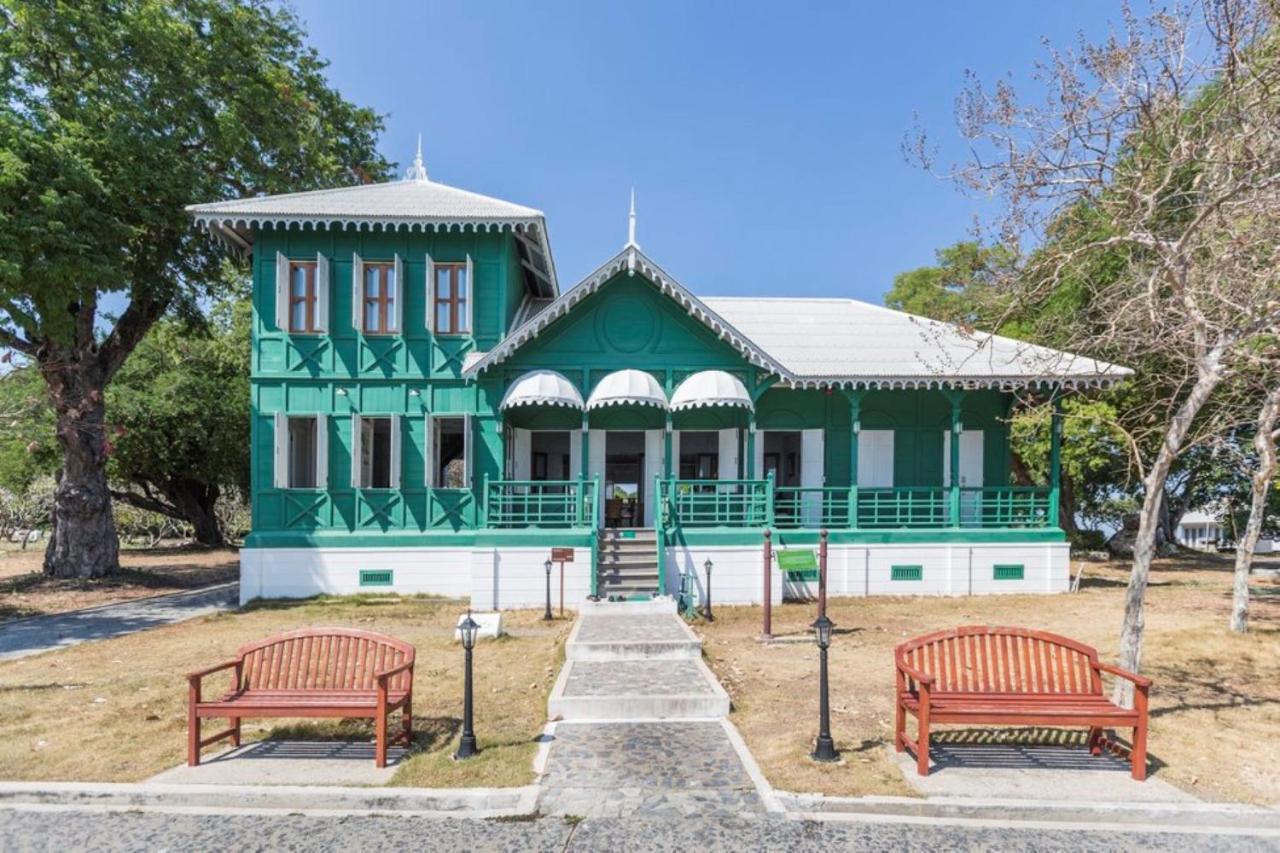 Somewhere Koh Sichang Экстерьер фото